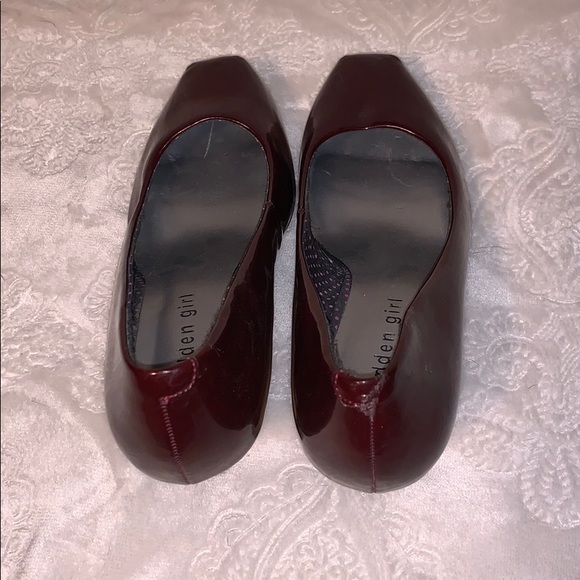 Madden girl size 8 burgundy pumps - Picture 5 of 6